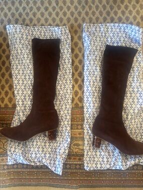 Sarah Flint Alexandra Brown Suede Knee-High Block Heel Boots, size 40, EUC